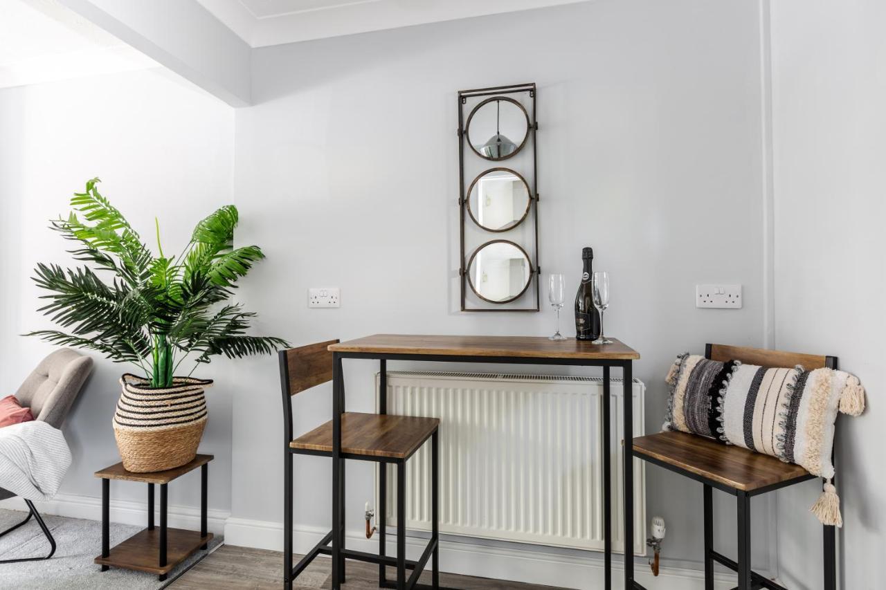 Curlew - 3 Bedrooms Wi-Fi, Parking, Contractors Thornton  外观 照片